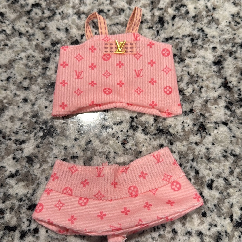 Louis Vuitton Pink outfit for labubu Plush Character - Picture 10 of 10